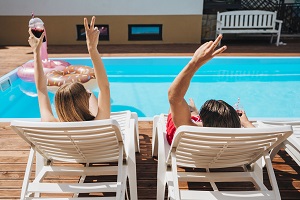 Residents sustained the continued growth of total overnight stays - August 2025